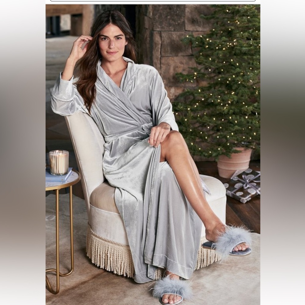 Soft surroundings gray velvet silk blend robe, med